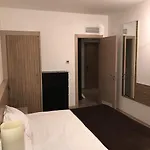Urban 公寓式酒店 布加勒斯特