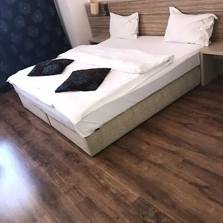 Urban 3*