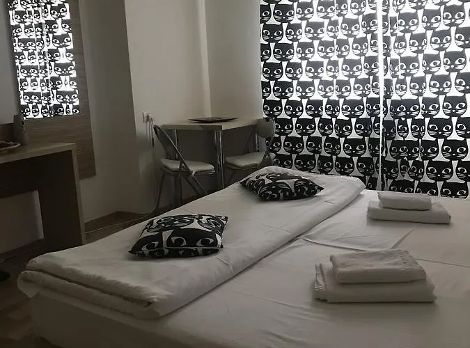 Urban Aparthotel 3*